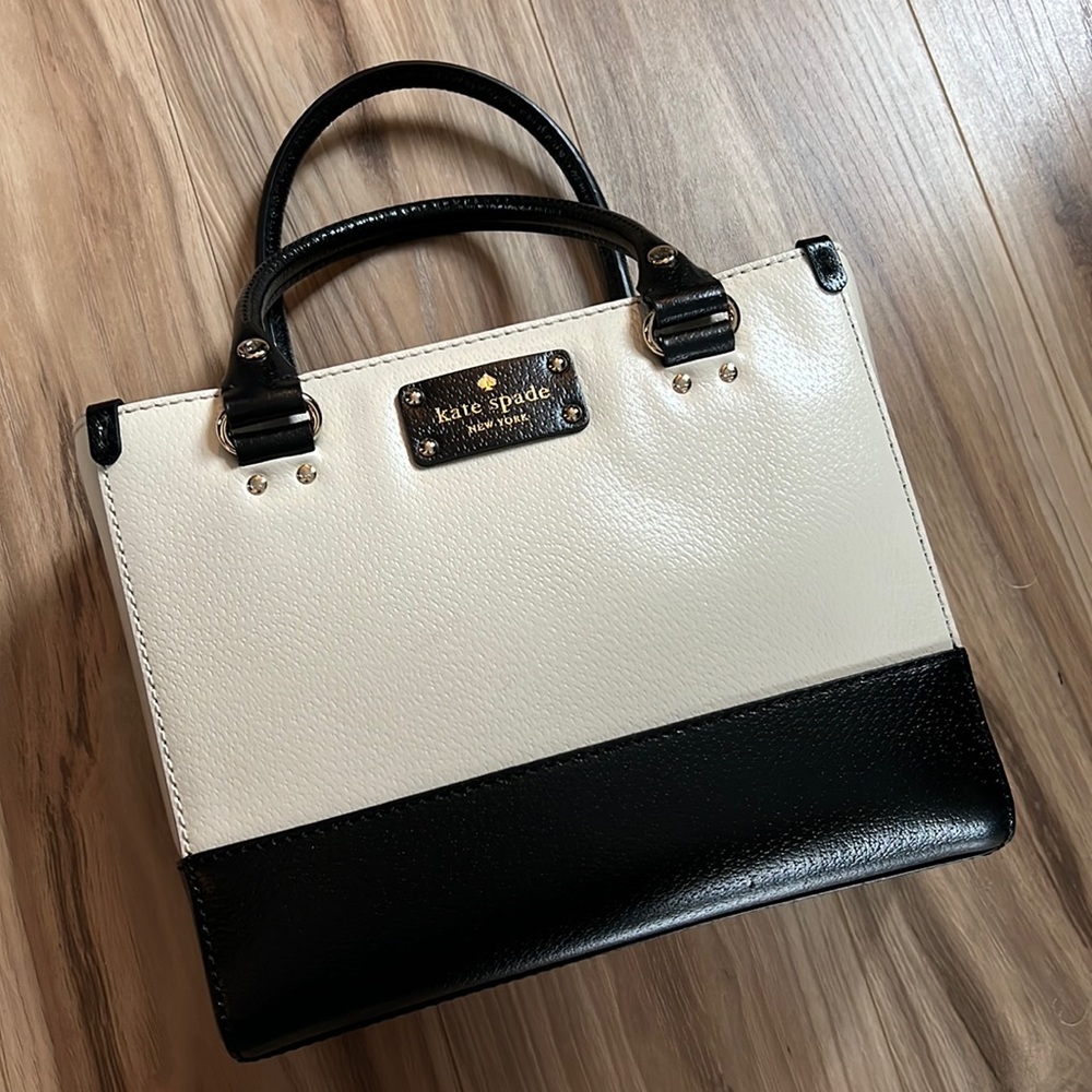 Kate Spade black and white handbag